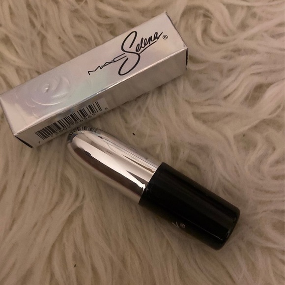 ✨✨✨MAC X SELENA LIPSTICK✨✨✨ - Picture 2 of 4